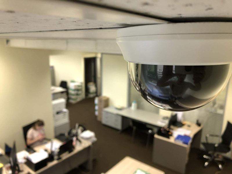 видеокамера в офисе